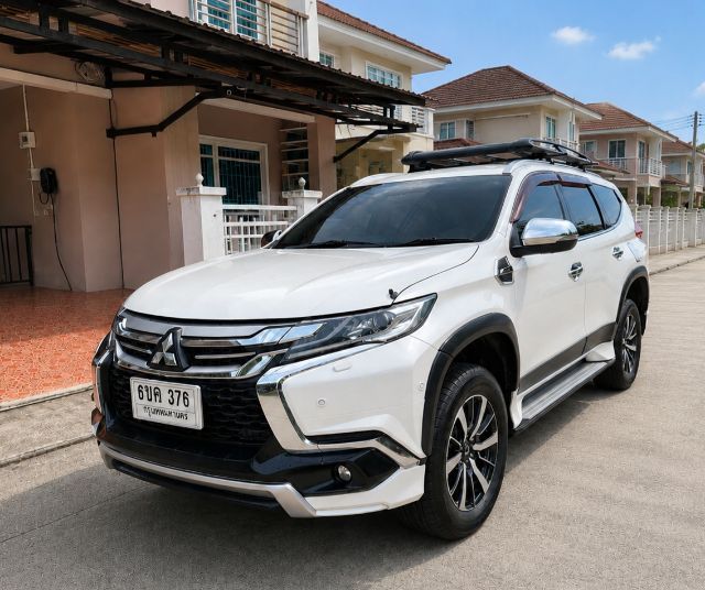 รถ Mitsubishi Pajero Sport 2.4 GT Premium สี ขาว