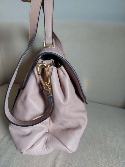 กระเป๋าถือ Miu Miu สีชมพูอ่อน รูปที่ 2