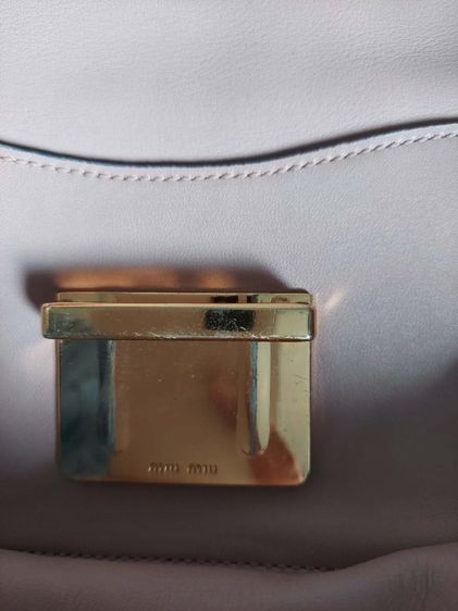 กระเป๋าถือ Miu Miu สีชมพูอ่อน รูปที่ 18
