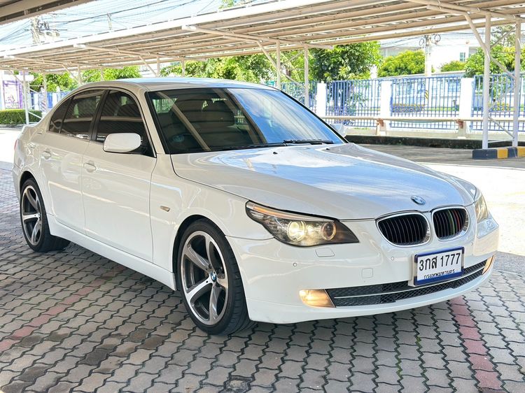 รถ BMW Series 5 520d สี ขาว