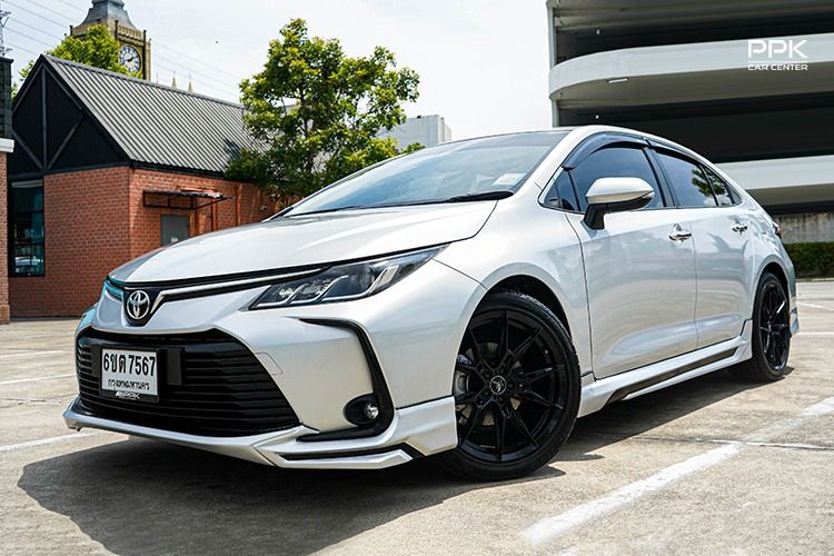 รถ Toyota Altis 1.6 G สี เทา