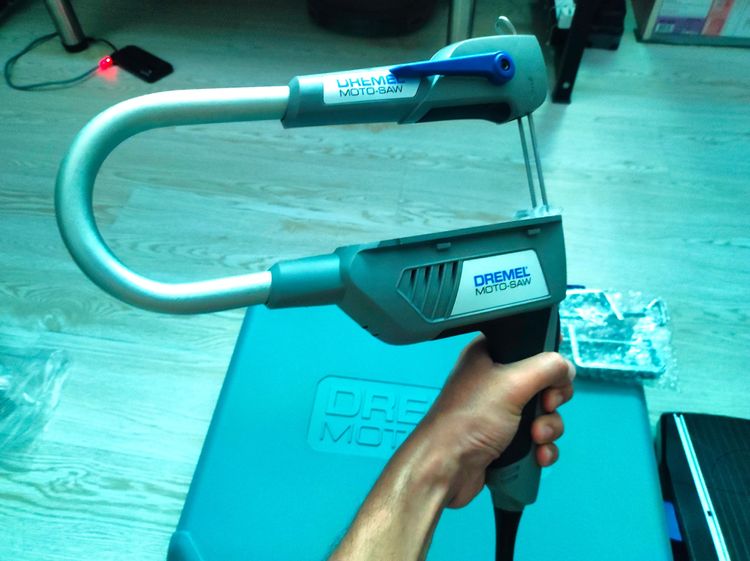 เลื่อยฉลุไฟฟ้าDREMEL MOTO SAW รุ่น MS20 1 5 F013MS20JA สามารถถอดตัวเครื่องออกจากแท่น ใช้เป็นเลื่อยฉลุไฟฟ้ามือถือได้เลย ของใหม่แกะกล่อง รูปที่ 5