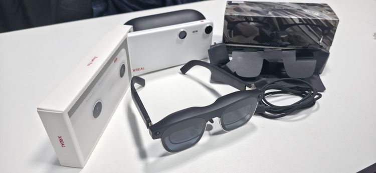 ขาย XREAL Air 2 Ultra แว่น AR อัจฉริยะสมจริง พร้อม XREAL Beam PRO 256GB WiFi ยกชุด