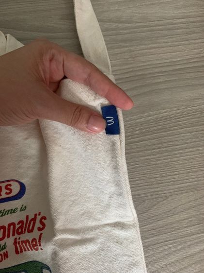 กระเป๋าผ้าสะพายจาก McDonald’s แท้ค่ะ รูปที่ 2