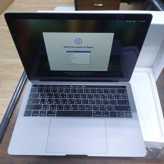 MacBook Pro 13 นิ้ว