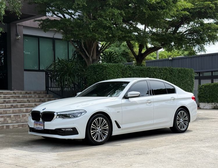 BMW Series 5 2018 520d Sedan ดีเซล ไม่ติดแก๊ส เกียร์อัตโนมัติ ขาว รูปที่ 4