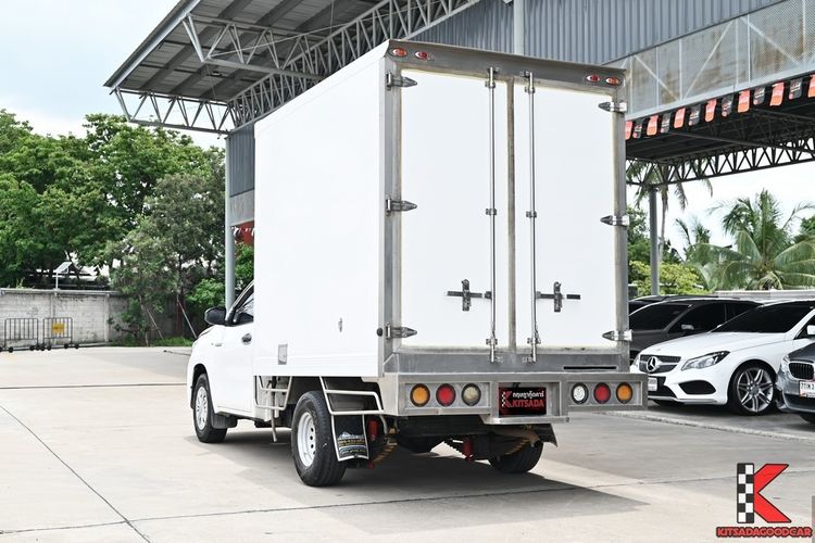 Toyota Hilux Revo 2023 2.4 Entry Pickup ดีเซล ไม่ติดแก๊ส เกียร์ธรรมดา ขาว รูปที่ 3