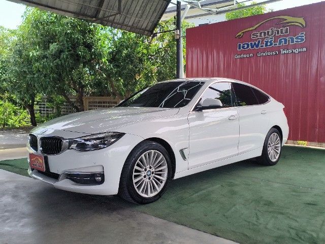 รถ BMW Series 3 320d สี ขาว