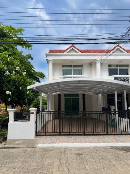 อื่นๆ มีบางส่วน สร้างเสร็จก่อน 2010 ขายบ้านทาวเฮ้าส์ 2 ชั้น หลังริม 3 ห้องนอน 3 ห้องน้ำ 1 ครัว จอดรถ 2 คัน พร้อมเฟอร์นิเจอร์ พร้อมเข้าอยู่  (เจ้าของขายเอง)