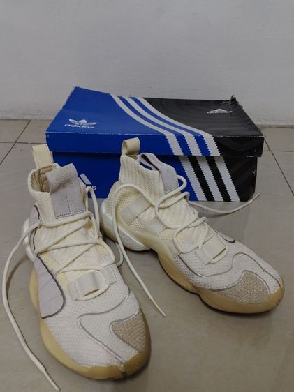 รองเท้า Adidas ของแท้ เบอร์ 10.5 สีครีม สวยกริ๊บ ไม่ค่อยได้ใส่ มาพร้อมกล่องเดิมๆ