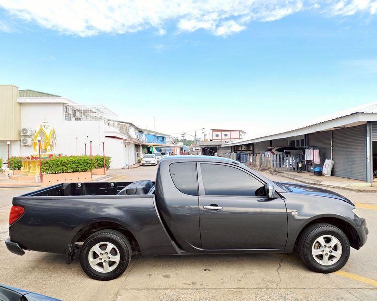 Mitsubishi Triton 2011 2.4 CNG Pickup เบนซิน NGV เกียร์ธรรมดา เทา รูปที่ 4
