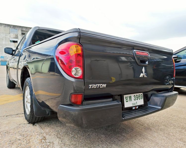 Mitsubishi Triton 2011 2.4 CNG Pickup เบนซิน NGV เกียร์ธรรมดา เทา รูปที่ 2