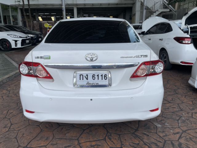 Toyota Altis 2013 1.6 E CNG Sedan เบนซิน NGV เกียร์อัตโนมัติ ขาว รูปที่ 4