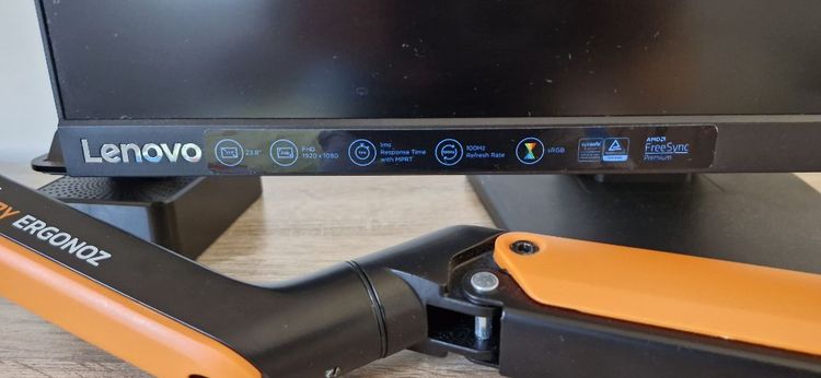 จอคอม Lenovo พร้อมขาจับRotation