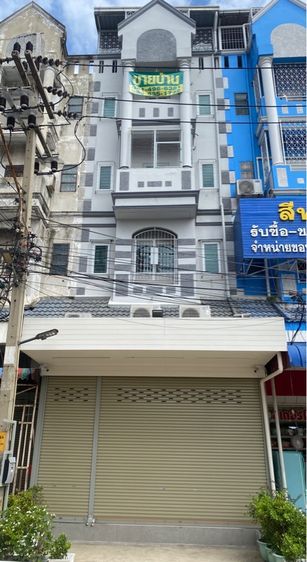 อาคารพาณิชย์ หน้าหลัง 4 ชั้น 9 ห้องเช่า