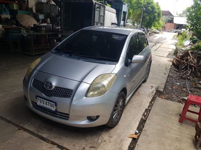 รถ Toyota Yaris 1.5 G สี บรอนซ์เงิน