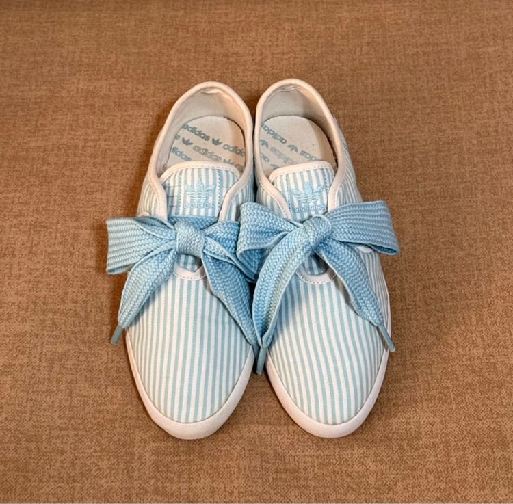 รองเท้าผ้าใบ Adidas Relace Low Hickory