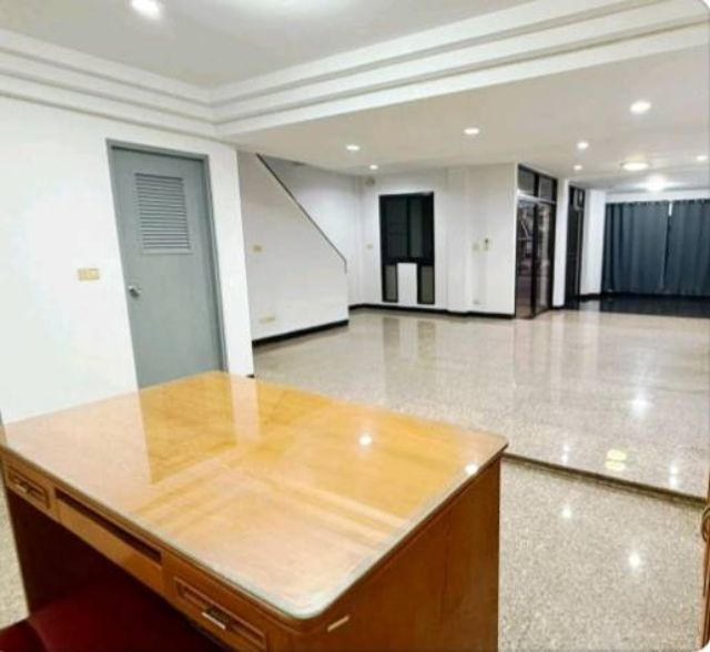 Town House, Home Office, only ฿ 30,000 furnished 4 BR, Sri-Lasalle BTS (Sukhumvit 105)