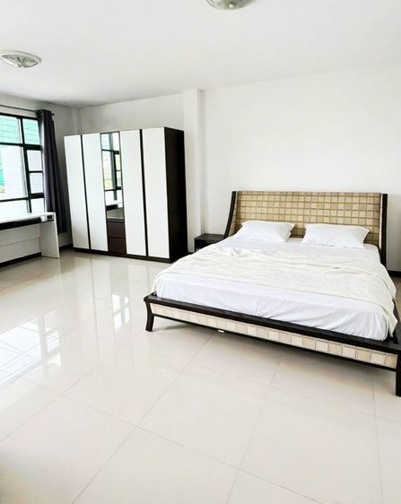 ตกแต่งครบ ไม่ใช่ Town House, Home Office, only ฿ 30,000 furnished 4 BR, Sri-Lasalle BTS (Sukhumvit 105) รูปที่ 3
