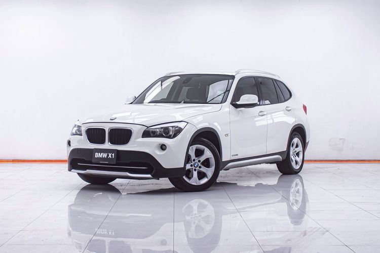 รถ BMW X1 2.0 sDrive18i สี ขาว