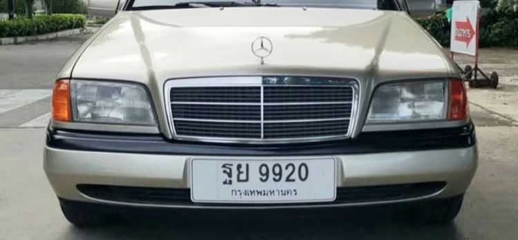 รถ Mercedes-Benz C-Class C200 สี น้ำตาล