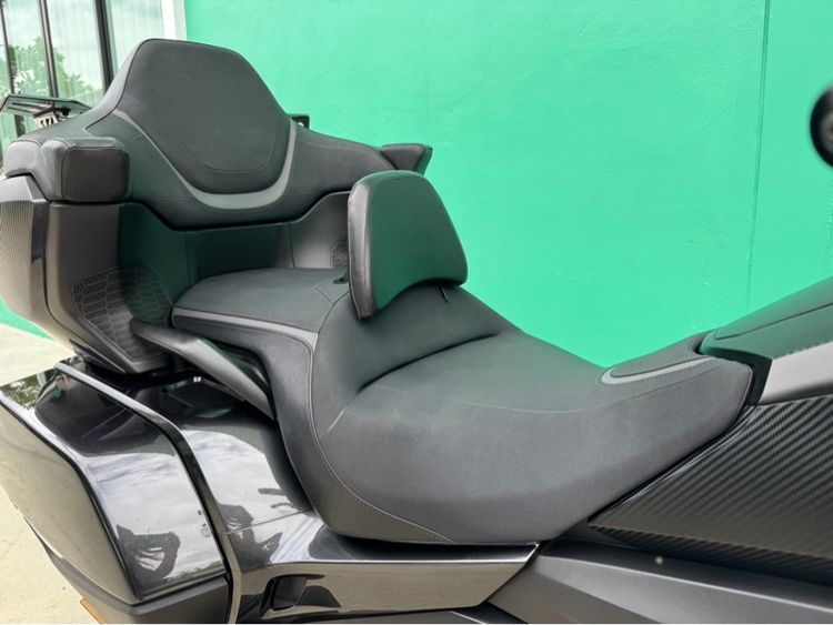 Honda Goldwing Tour GL1800 ปี 2023 สีดำ รถมือเดียว  รูปที่ 6