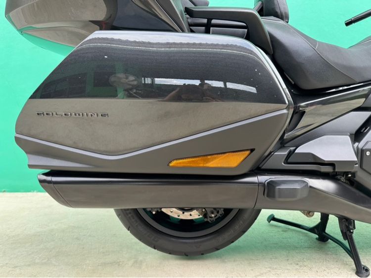 Honda Goldwing Tour GL1800 ปี 2023 สีดำ รถมือเดียว  รูปที่ 11