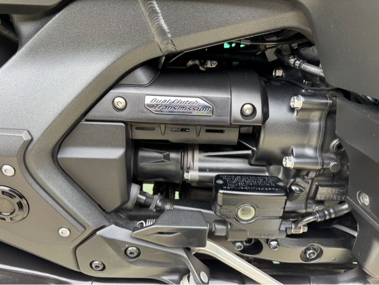 Honda Goldwing Tour GL1800 ปี 2023 สีดำ รถมือเดียว  รูปที่ 10