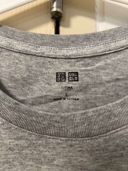 เสื้อยืด Uniqlo size L รูปที่ 17