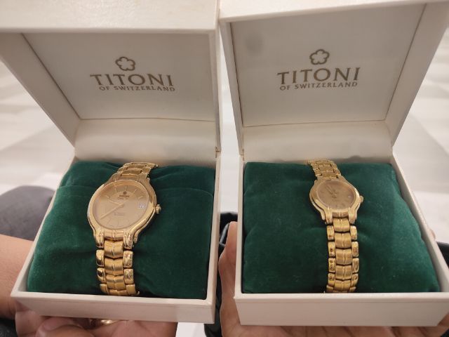 นาฬิกาข้อมือTITONI