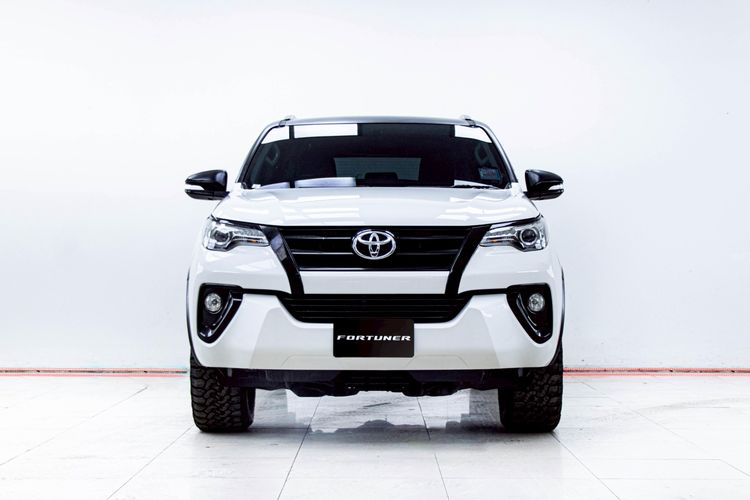 Toyota Fortuner 2016 2.4 V Utility-car ดีเซล ไม่ติดแก๊ส เกียร์อัตโนมัติ ขาว รูปที่ 4