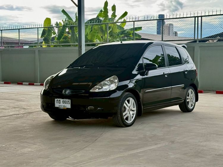 รถ Honda Jazz 1.5 E i-DSi สี ดำ