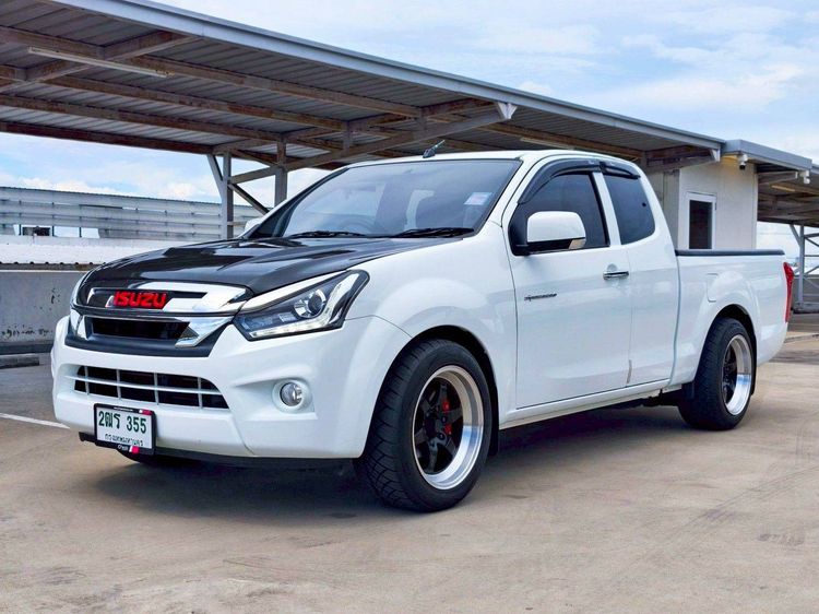 รถ Isuzu D-MAX 1.9 L สี ขาว