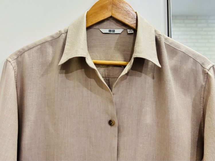 Uniqlo เสื้อเชิ้ตเรยอนผสม แขนยาว สีเนื้อ ผู้หญิง ไซส์ M มือสอง สภาพดี  รูปที่ 4
