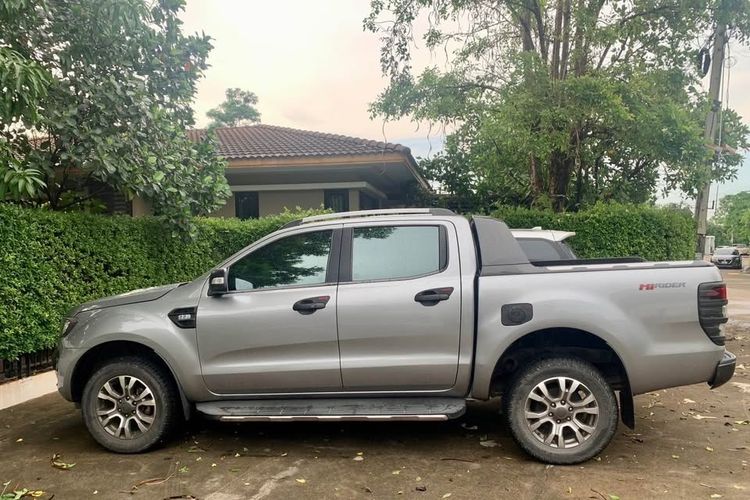 รถ Ford Ranger 2.2 Hi-Rider Wildtrak สี เทา