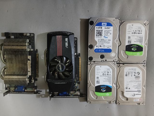 ขายครับ HDD เสีย 2 ลูกดี 2 ลูก การ์ดจอเสีย 