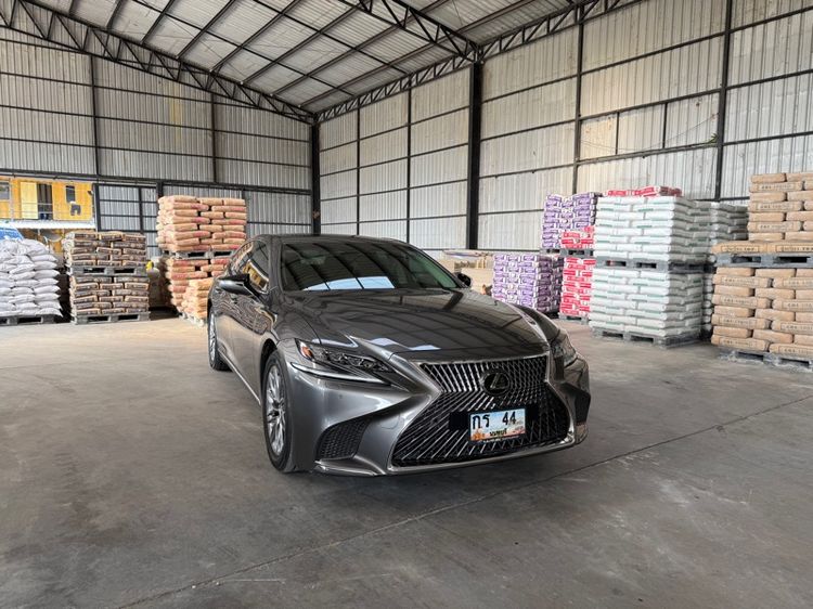 Lexus LS350