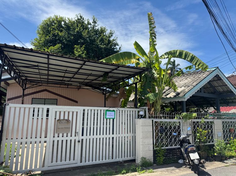 บ้านให้เช่า 50 ตรว ซอยกาญจนาภิเษก 10 รามอินทรา 3 ห้องนอน 2 ห้องน้ำ แอร์ 2 ตัว