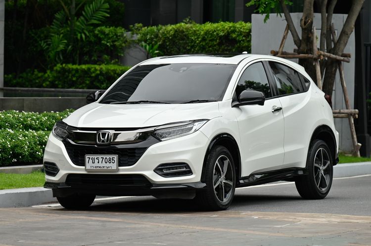 รถ Honda HR-V 1.8 RS สี ขาว