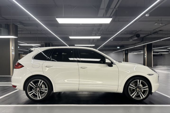 Porsche Cayenne 2011 3.0 Diesel 4WD Utility-car ดีเซล ไม่ติดแก๊ส เกียร์อัตโนมัติ ขาว รูปที่ 4
