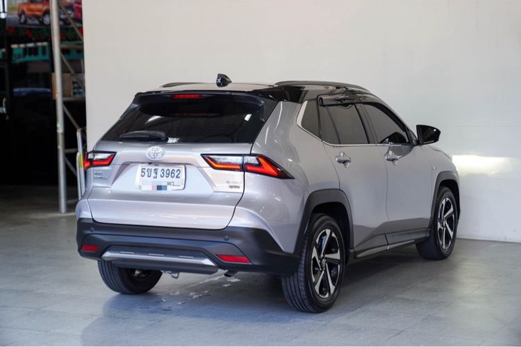 Toyota Yaris Cross 2024 1.5 HEV Premium Utility-car เบนซิน ไม่ติดแก๊ส เกียร์อัตโนมัติ เทา รูปที่ 4