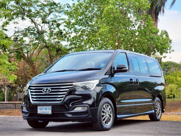 Hyundai H-1  2018 2.5 Deluxe Van ดีเซล ไม่ติดแก๊ส เกียร์อัตโนมัติ ดำ รูปที่ 3