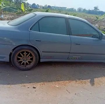 Honda Accord 1998 2.3 VTi Sedan เบนซิน เกียร์ธรรมดา เทา