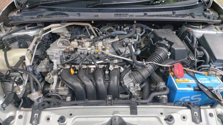 รถ Toyota Altis 1.6 E CNG สี บรอนซ์เงิน