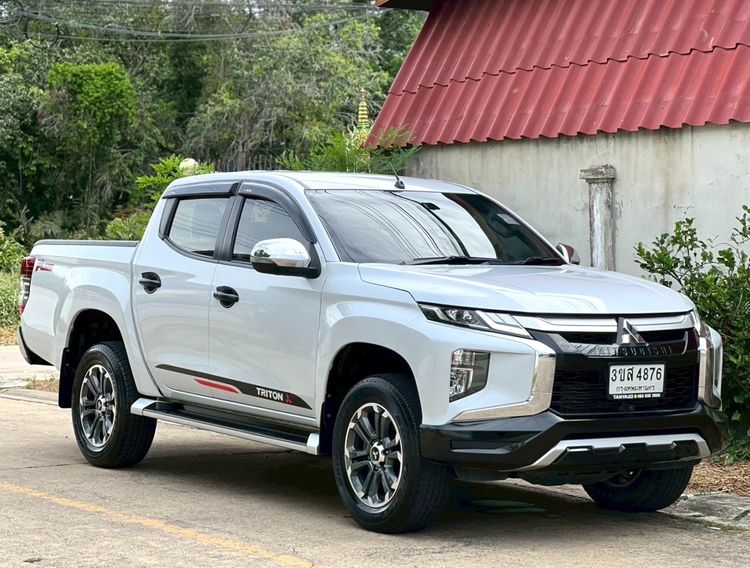 รถ Mitsubishi Triton 2.4 Plus GLS สี ขาว