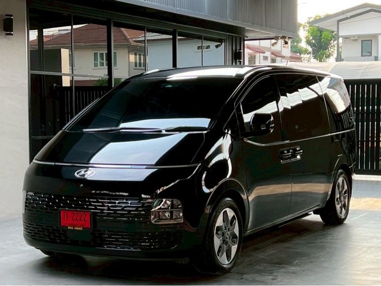 รถ Hyundai Staria 2.2 SEL สี ดำ