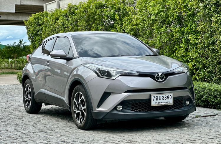 รถ Toyota C-HR 1.8 Mid สี เทา