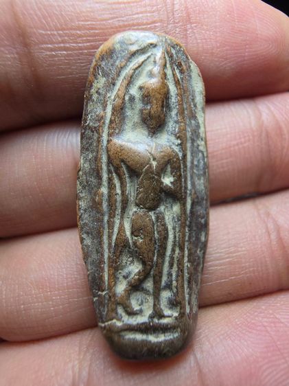 พระลีลาเม็ดขนุน AB055