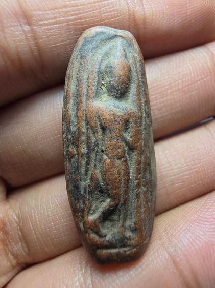 พระลีลาเม็ดขนุน AB058