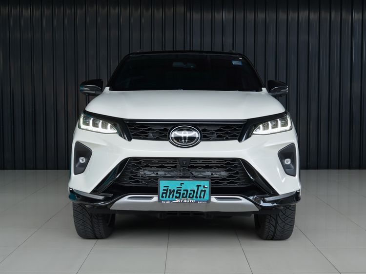 รถ Toyota Fortuner 2.4 Legender สี เทา